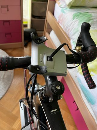 Rodillo Tacx Flow Trainer con Skyliner.