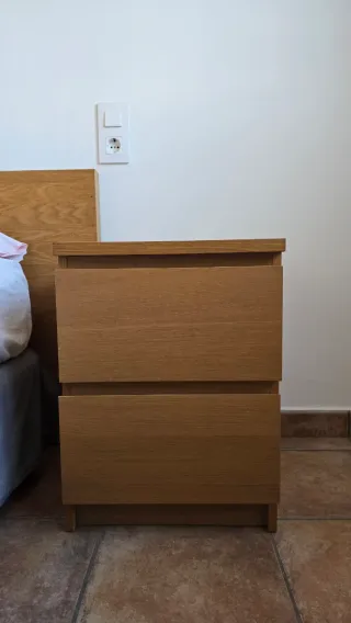 Cabecero y 2 Mesitas de noche MALM IKEA madera.