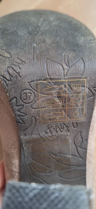 Zapatos de tacón Mustang beige