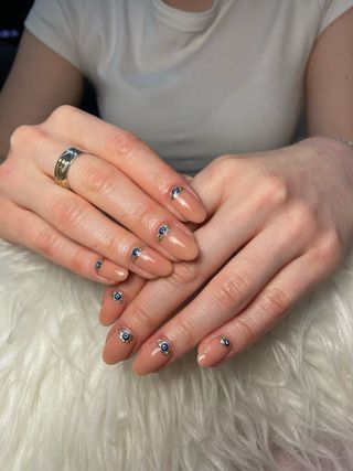 MANICURA Y PEDICURA A DOMICILIO DESDE 20€