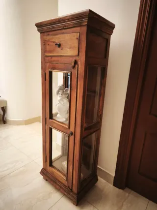 Vitrina rústica madera maciza con puerta