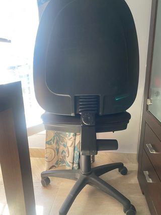 Silla de oficina ergonómica negra