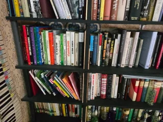 Estantería Librería Negra con reloj