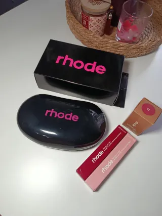 Set de maquillaje Rhode. Neceser + Blush + Liptint
