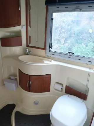 Autocaravana 6 plazas Roller Team