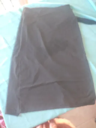 Falda Pull&Bear negra con hebilla