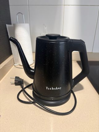 Hervidor eléctrico TUEHAKNY negro