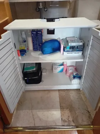 Armario de baño de madera blanco