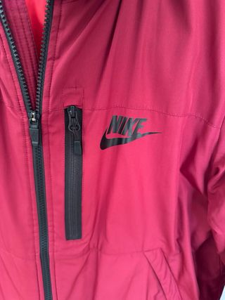 Chaqueta Nike acolchada roja