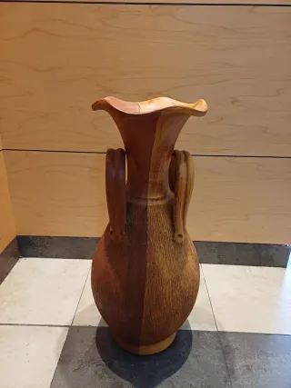 Jarrón de terracota decorativo