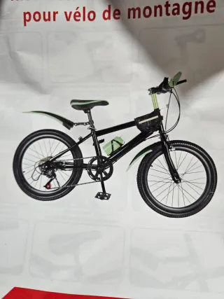 Bicicleta de montaña negra