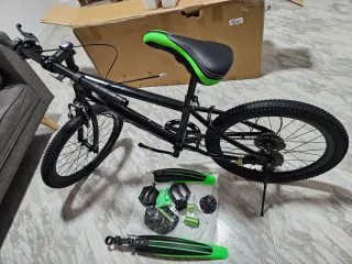 Bicicleta de montaña negra