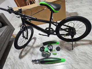 Bicicleta de montaña negra