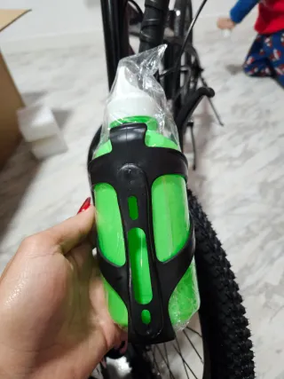 Bicicleta de montaña negra