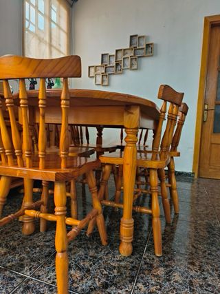 Mesa de comedor de madera maciza