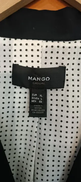 Gabardina Mango Negra