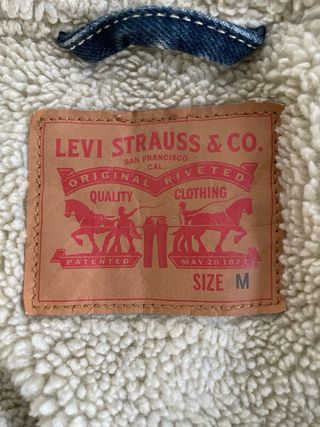 Chaqueta Levi's vaquera con forro sherpa