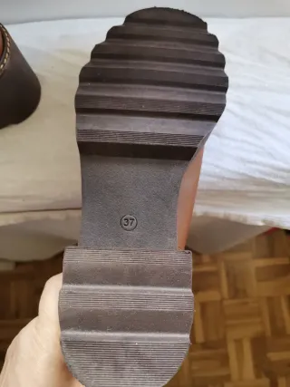 Botines Chelsea MIMAO Marrones. Talla 37