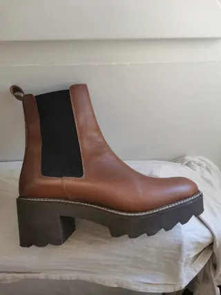 Botines Chelsea MIMAO Marrones. Talla 37