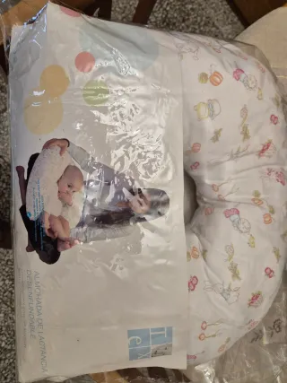 Almohada de lactancia con estampado infantil