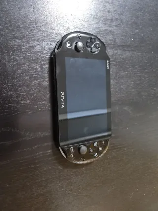 PS Vita 2000 Negra con raya en pantalla