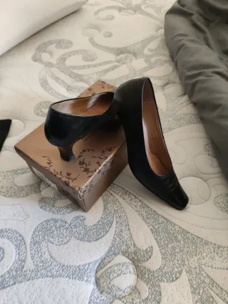 Zapatos de salón negros para mujer