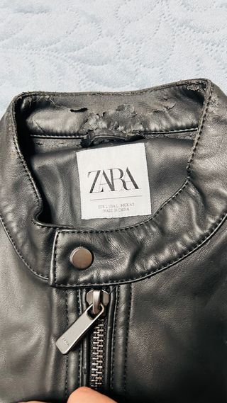 Chaqueta Zara Negra Perforada