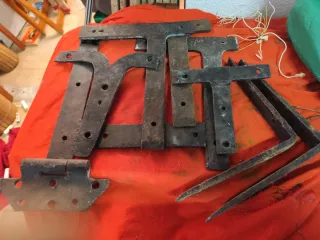 Herrajes de hierro para portón