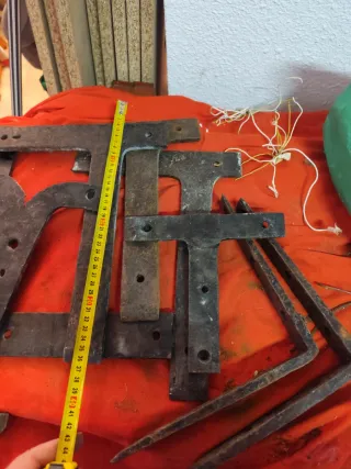 Herrajes de hierro para portón