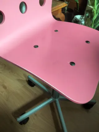 Silla infantil rosa IKEA