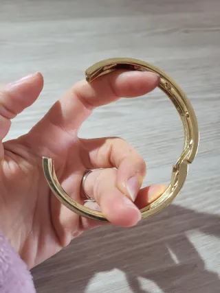 Pulsera rígida dorada cristales