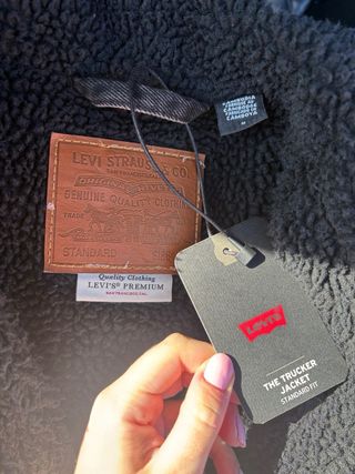 Cazadora Levi's Negra con Forro