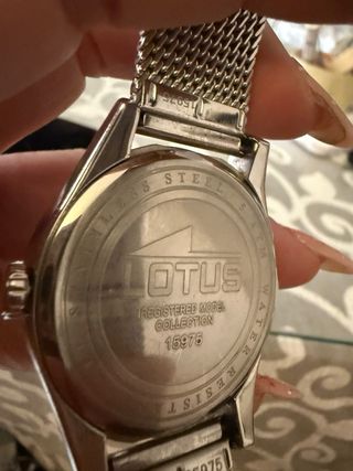 Reloj Lotus Dorado y Plateado