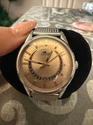 Reloj Lotus Dorado y Plateado