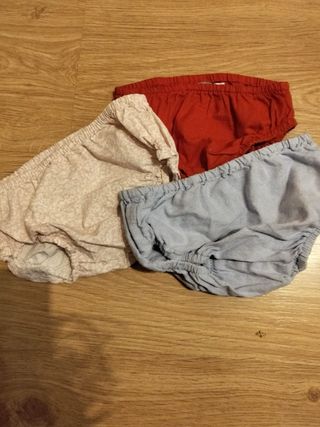 Ropa de muñecos: pijamas y cubrepañales