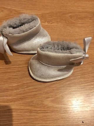 Ropa de muñecos: pijamas y cubrepañales