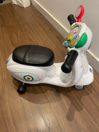 Vespa para niños blanca