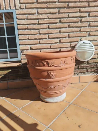 Jarrón de terracota para jardín