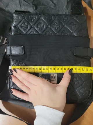 Borsello Guess uomo nero e argento