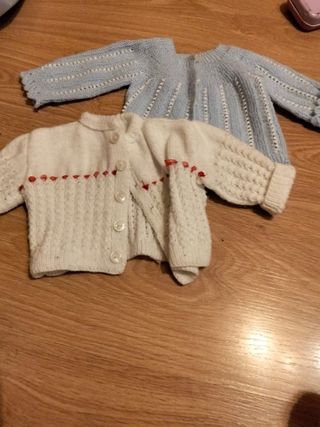 Conjunto Ropa Muñecos: Bodis y Chaquetas