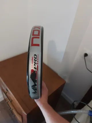 Pala Padel Nox MM2 Pro Manu Martin y paletero