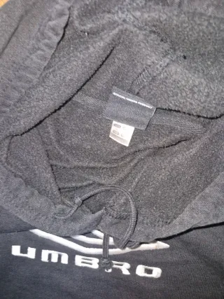 Sudadera Umbro Negra con Capucha