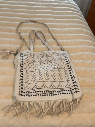 Bolso Desigual blanco con tachuelas