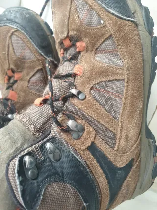 Botas de Montaña Hi-Tec Marrones y Naranjas