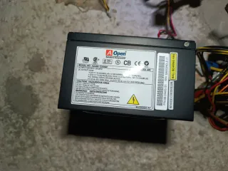 Fuentes alimentación AOpen y disipador procesador