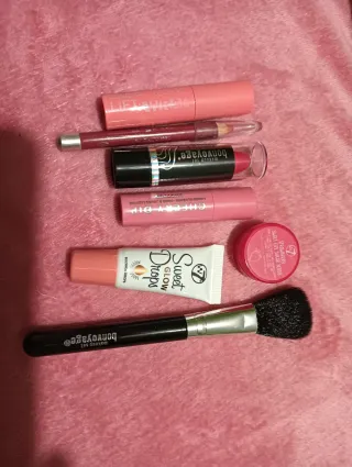 Pack Maquillaje W7: Labial, Blush, Pincel y Más