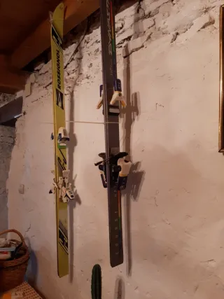 Esquís Rossignol y Salomon y fijaciones