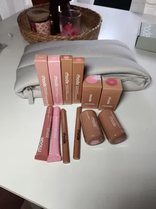 Pack Maquillaje Rhode: Neceser, Liptint, Blush