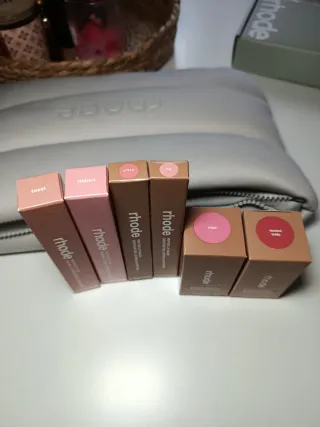 Pack Maquillaje Rhode: Neceser, Liptint, Blush