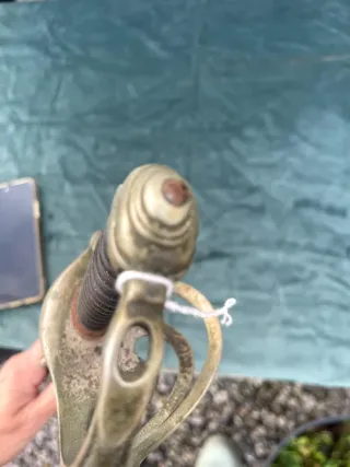 Espada de oficial antigua con iniciales